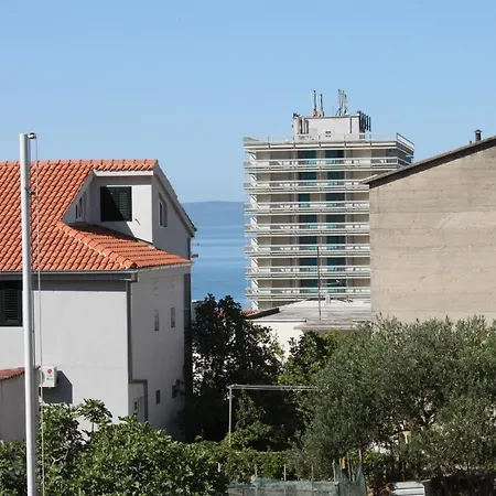 With Parking Space - 6784 Apartamento Makarska