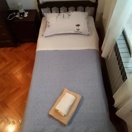 Lägenhet With Parking Space - 6784