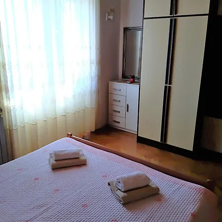 With Parking Space - 6784 Makarska