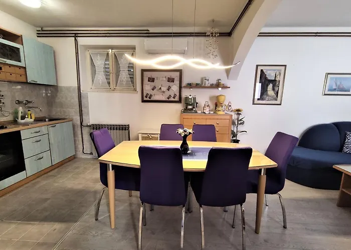 With Parking Space - 6784 מאקרסקה