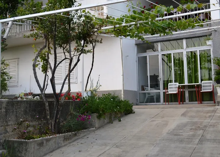 דירה With Parking Space - 6784 *