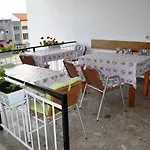 With Parking Space - 6784 아파트