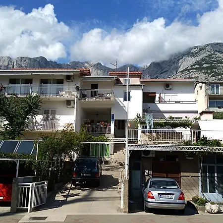 Apartament With A Parking Space - 6784 Makarska