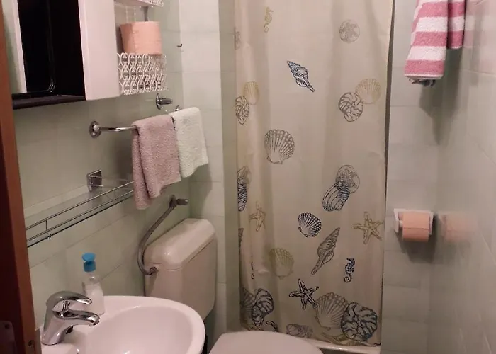 Apartment With Parking Space - 6784 *